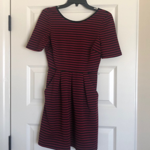 Dresses & Skirts - Good Condition Garnet Red/Black Dress